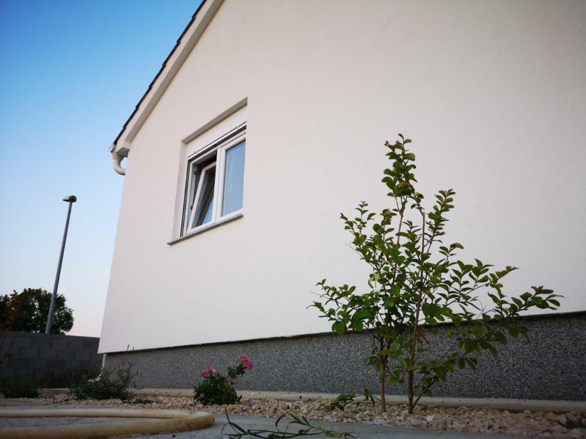 Holiday Home Visnja Nin Exterior photo